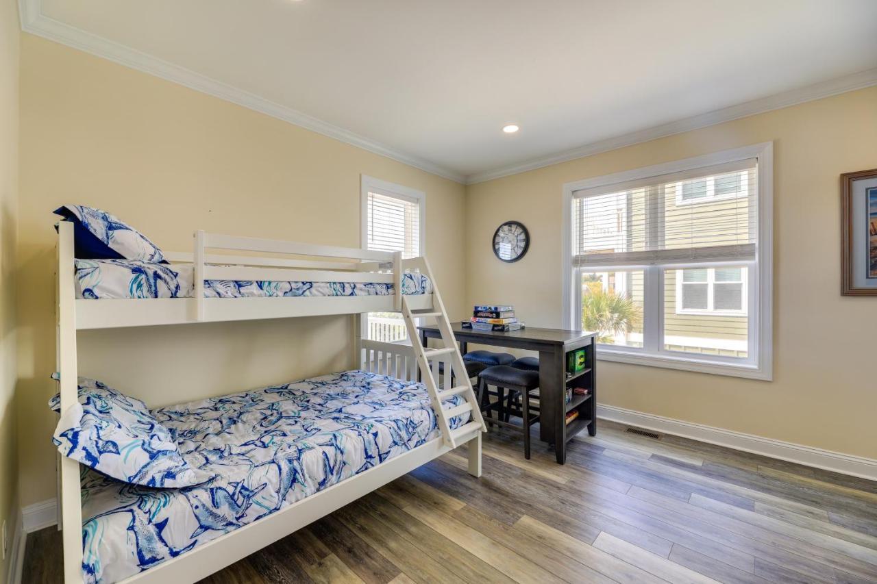 Getaway With Decks And Views! * Emerald Isle