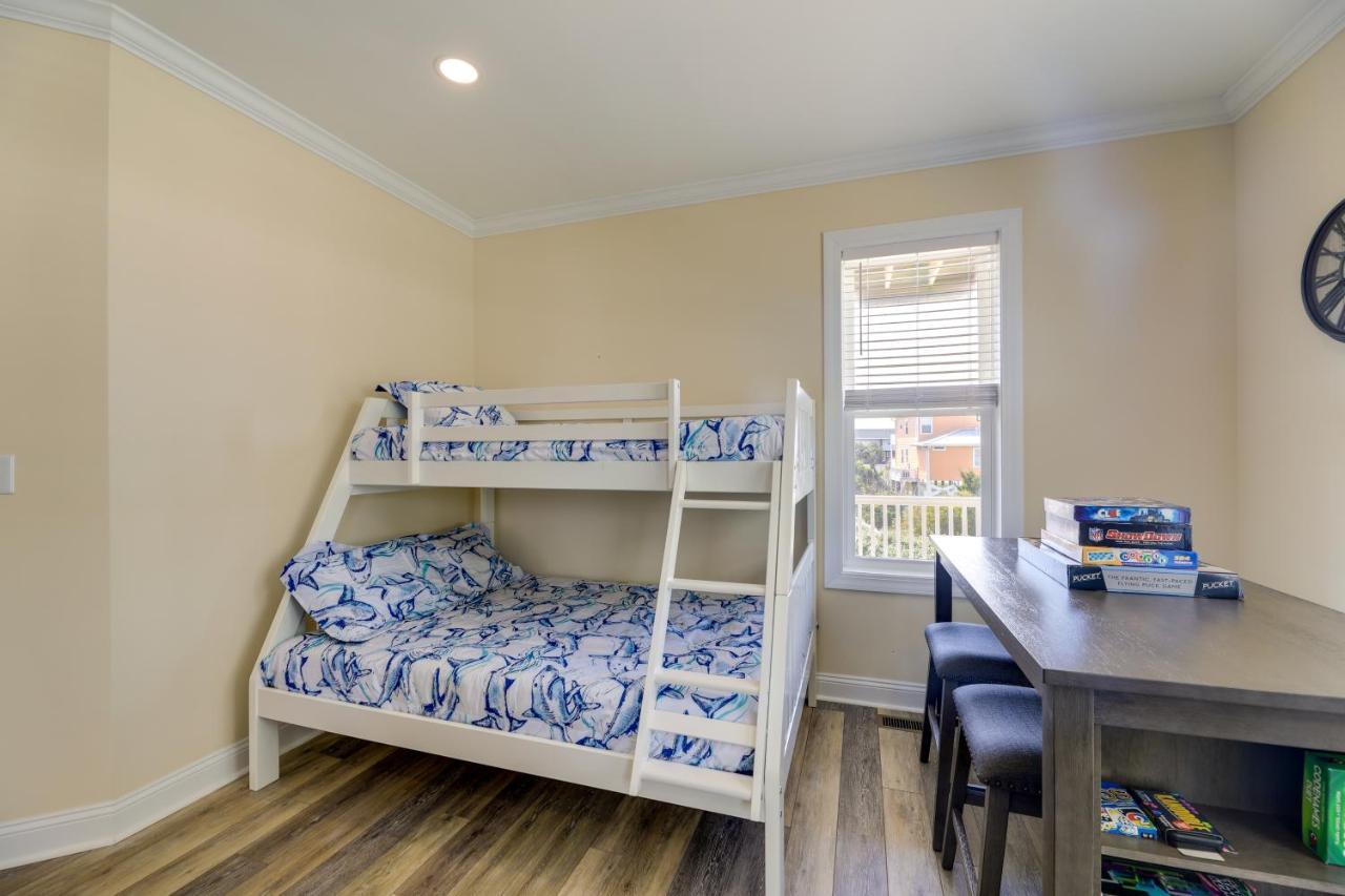 Getaway With Decks And Views! Emerald Isle