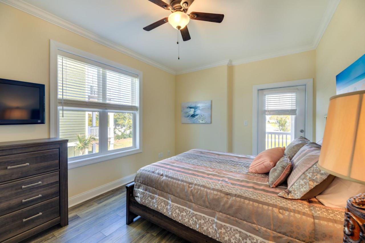Getaway With Decks And Views! Holiday home Emerald Isle