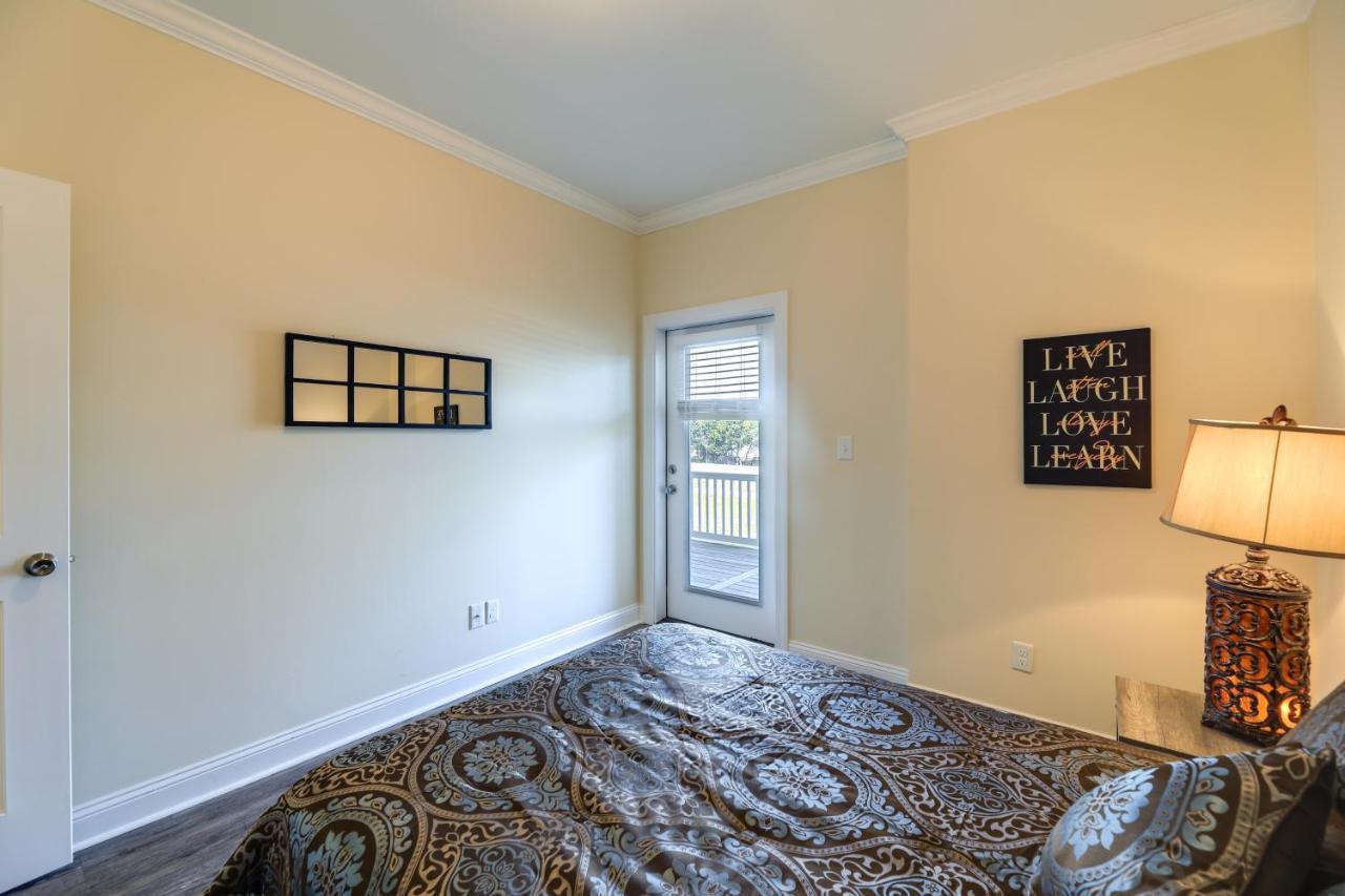 Getaway With Decks And Views! * Emerald Isle