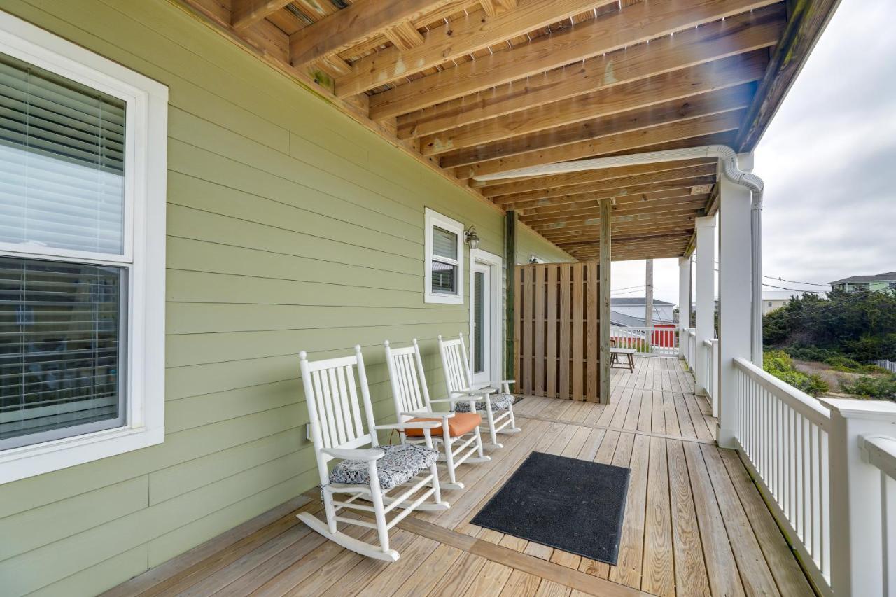 Getaway With Decks And Views!